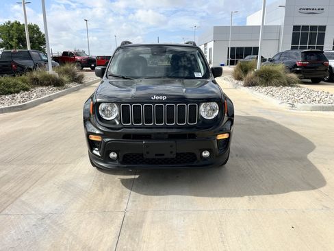 Used 2022 Jeep Renegade Latitude AWD/4WD image 8