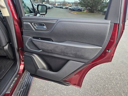 Used 2025 INFINITI QX80 Luxe image 14