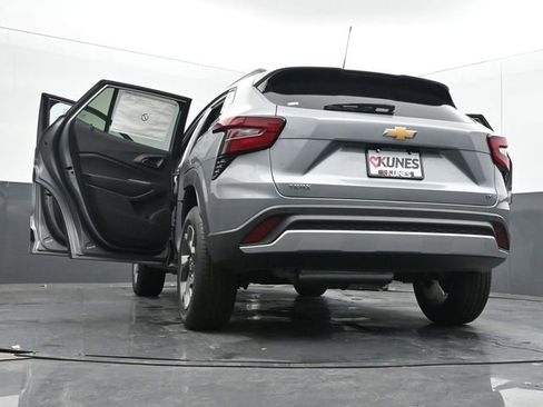 New 2026 Chevrolet Trax LT w/ Driver Confidence Package FWD image 69