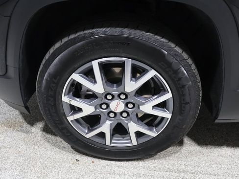 Used 2023 GMC Acadia SLT image 10