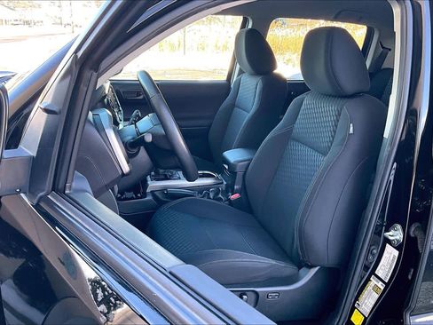 Used 2023 Toyota Tacoma 4x4 Double Cab image 8