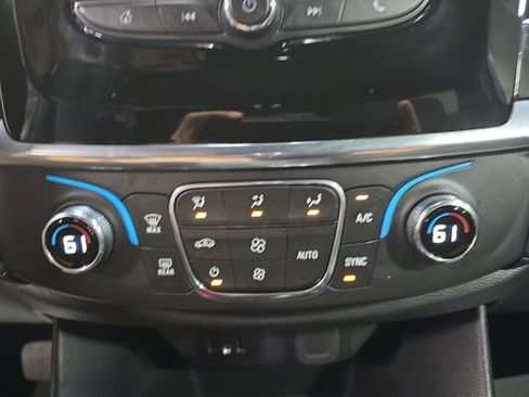 Used 2023 Chevrolet Traverse LT w/ LPO, Floor Liner Package FWD image 24
