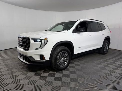 Used 2025 GMC Acadia Elevation image 3