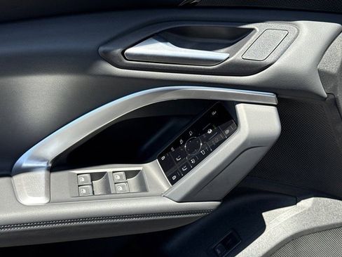 Certified 2025 Audi Q5 2.0T Premium w/ Convenience Package image 17