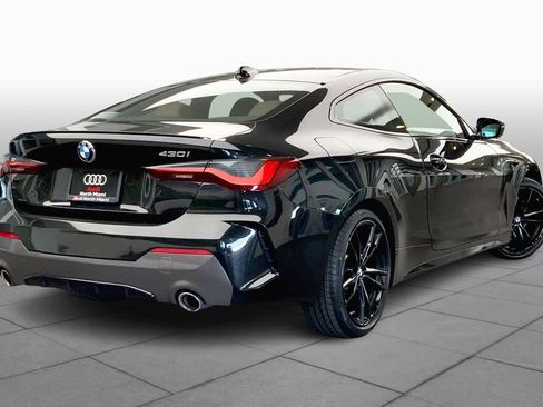 Used 2022 BMW 430i Coupe w/ M Sport Package image 11