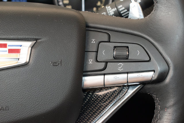 Used 2025 Cadillac XT6 Sport w/ Technology Package AWD/4WD image 28