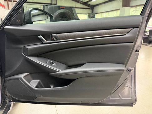 Used 2019 Honda Accord EX-L image 16