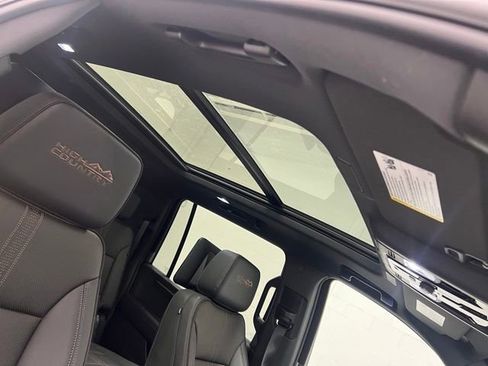 New 2026 Chevrolet Suburban High Country AWD/4WD image 25