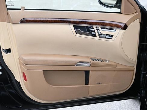 Used 2007 Mercedes-Benz S 550 image 11
