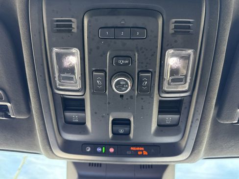 Used 2023 Cadillac Escalade Premium Luxury Platinum AWD/4WD image 24