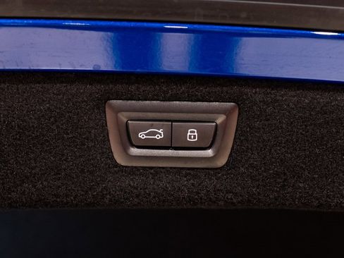 Used 2024 BMW M8 Competition image 40