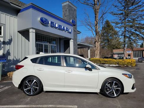 Used 2023 Subaru Impreza 2.0i Sport image 2