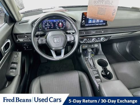 Used 2023 Honda Civic Touring image 29