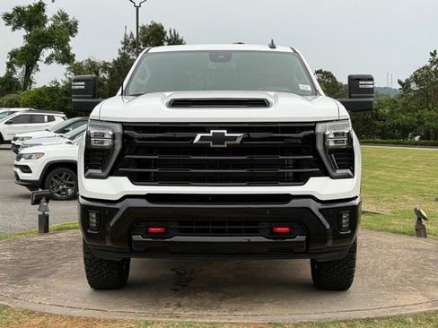 Used 2026 Chevrolet Silverado 2500 LT w/ Trail Boss Package AWD/4WD image 2