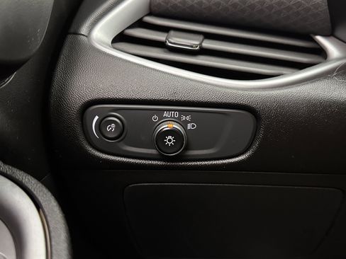 Used 2018 Chevrolet Malibu LS image 19