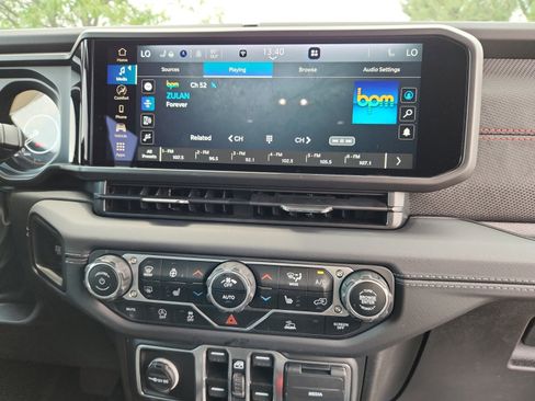 New 2024 Jeep Wrangler Unlimited Rubicon w/ Convenience Group image 20