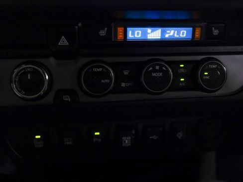 Used 2020 Toyota Tacoma TRD Off-Road w/ Advanced Technology Package AWD/4WD image 23