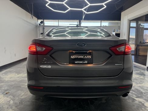 Used 2014 Ford Fusion SE w/ Equipment Group 202A image 4