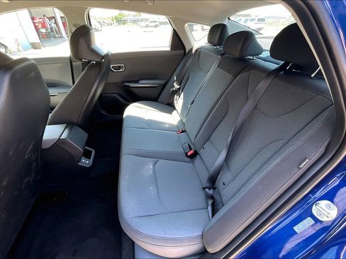 New 2025 Kia K4 LXS image 16
