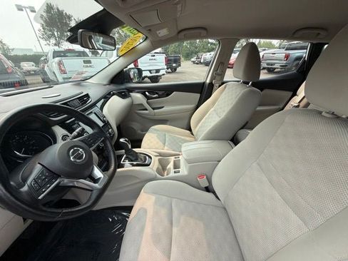 Used 2020 Nissan Rogue Sport SV w/ All-Weather Package AWD/4WD image 10