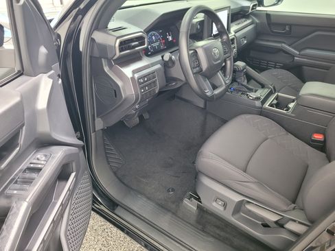 Certified 2026 Toyota Tacoma SR5 AWD/4WD image 21