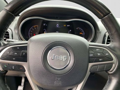 Used 2020 Jeep Grand Cherokee Overland image 18