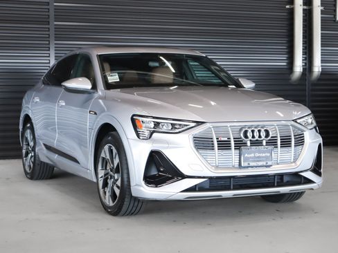 Used 2022 Audi e-tron Premium image 7