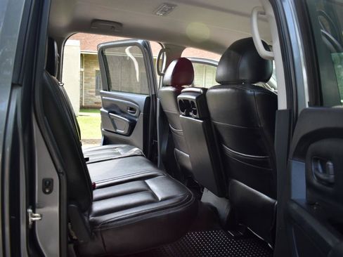 Used 2019 Nissan Titan S AWD/4WD image 23