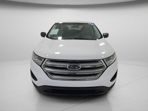 Used 2015 Ford Edge SE FWD image 2
