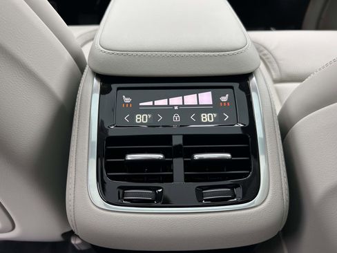 New 2026 Volvo XC90 B6 Ultra image 16