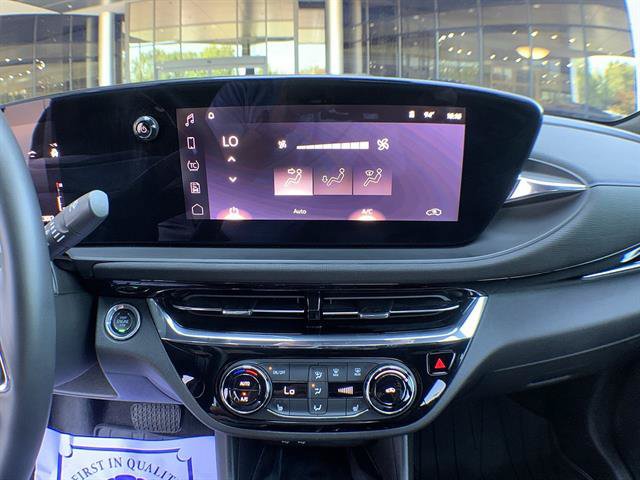 Used 2024 Buick Envista Sport Touring w/ Convenience I Package FWD image 19
