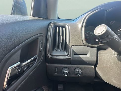 Used 2022 GMC Canyon Denali image 16