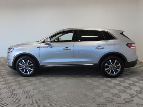 Used 2022 Lincoln Nautilus FWD w/ Premium Package image 5