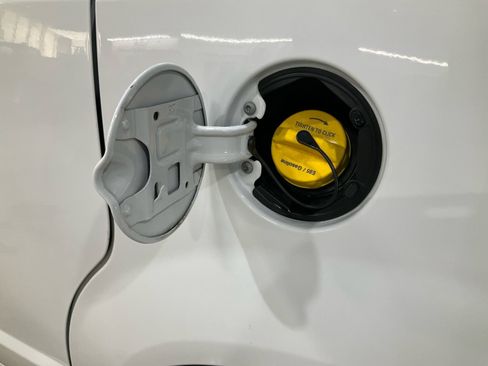 Used 2019 Dodge Grand Caravan SXT FWD image 23
