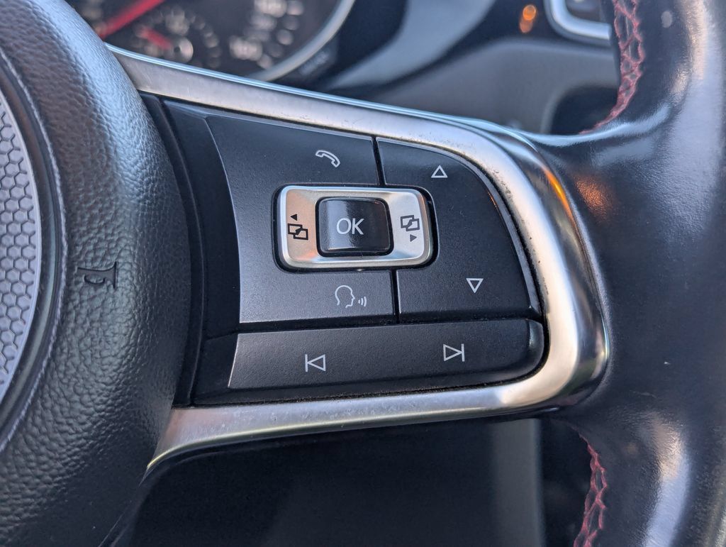 Used 2018 Volkswagen Jetta GLI FWD image 18