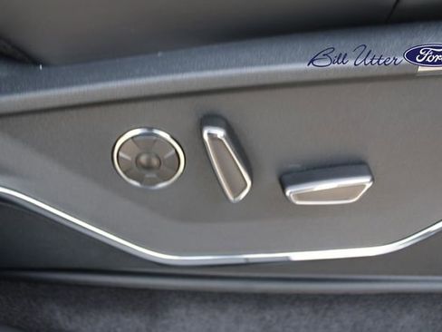 New 2025 Ford F150 Platinum w/ FX4 Off-Road Package image 9