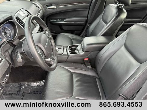 Used 2015 Chrysler 300 Limited image 10