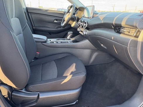 Certified 2025 Nissan Sentra SV image 34