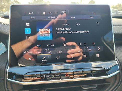 Used 2026 Jeep Compass Latitude image 22