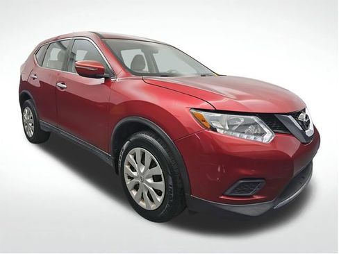 Used 2015 Nissan Rogue S image 2