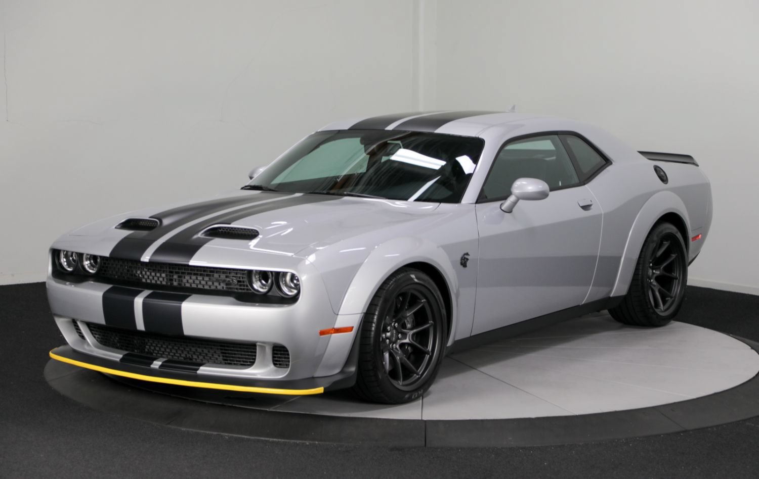 Used 2023 Dodge Challenger SRT Hellcat w/ Plus Package RWD image 6