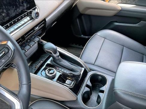 Used 2023 GMC Canyon Denali AWD/4WD image 13