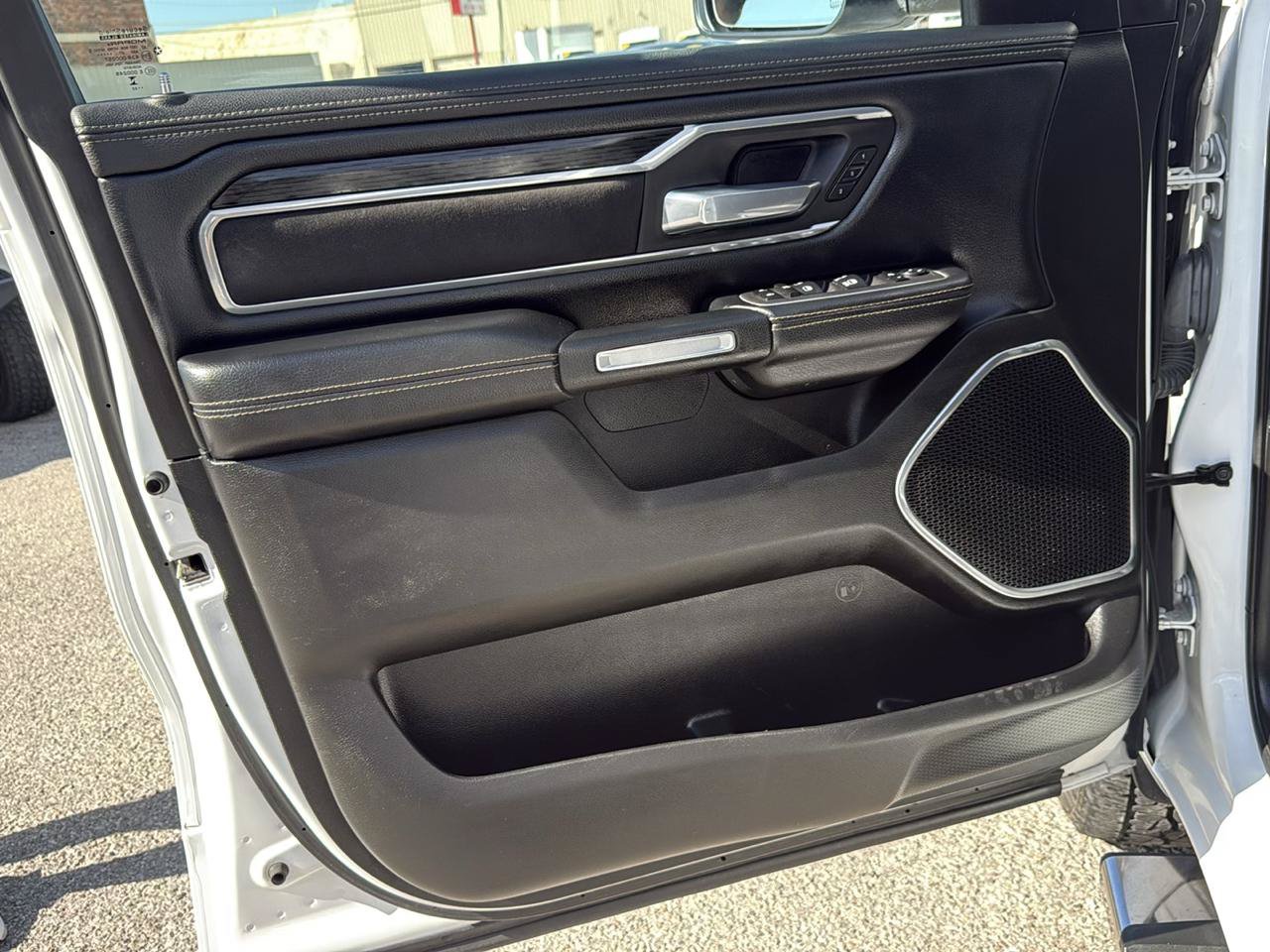 Used 2023 RAM 1500 Laramie w/ Off Road Group AWD/4WD image 14