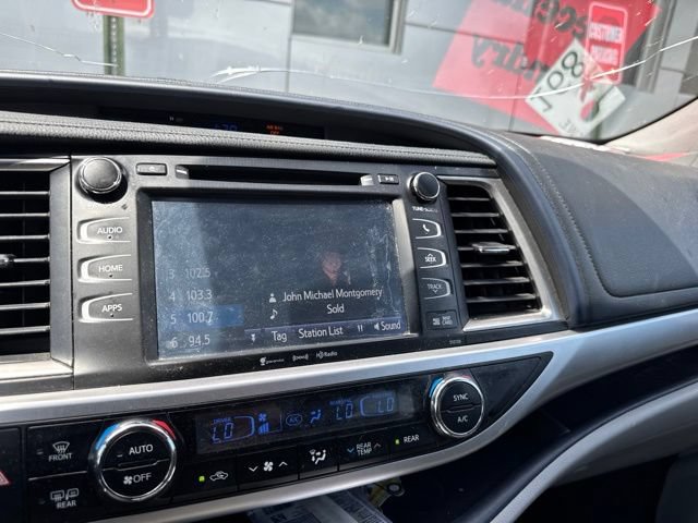 Used 2016 Toyota Highlander XLE FWD image 29