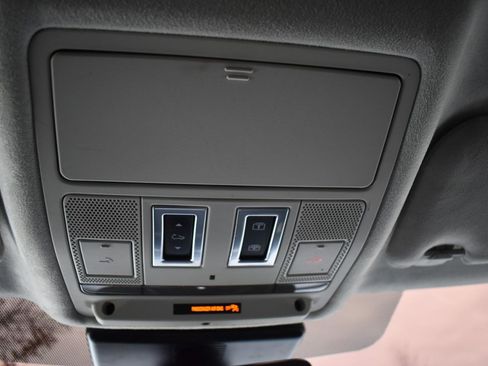 Used 2019 Jaguar F-PACE Prestige image 24