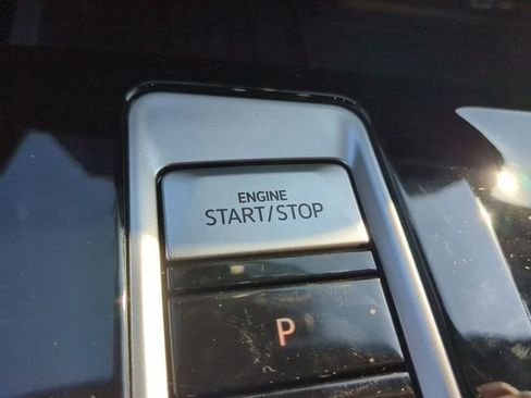 New 2026 Volkswagen Atlas Cross Sport SE w/ Panoramic Sunroof Package image 32