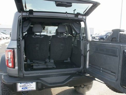 Used 2023 Ford Bronco Badlands w/ Sasquatch Package image 28