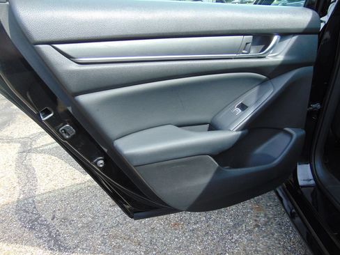 Used 2018 Honda Accord Sport image 22