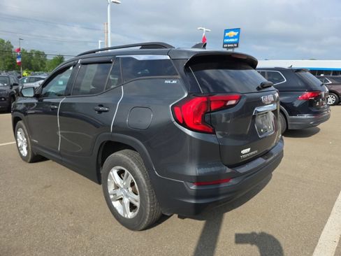 Used 2020 GMC Terrain SLE w/ Driver Convenience Package AWD/4WD image 8