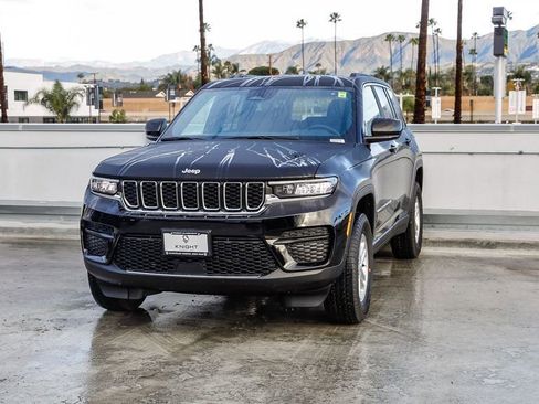 New 2025 Jeep Grand Cherokee Laredo w/ Luxury Tech Group I image 4